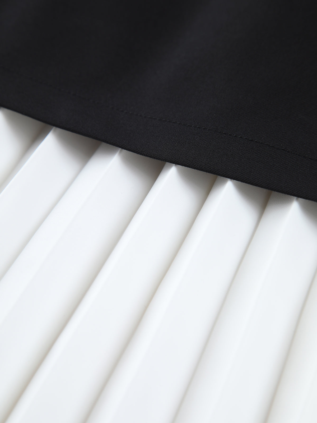 Pleated Two Tone Midi Skirt